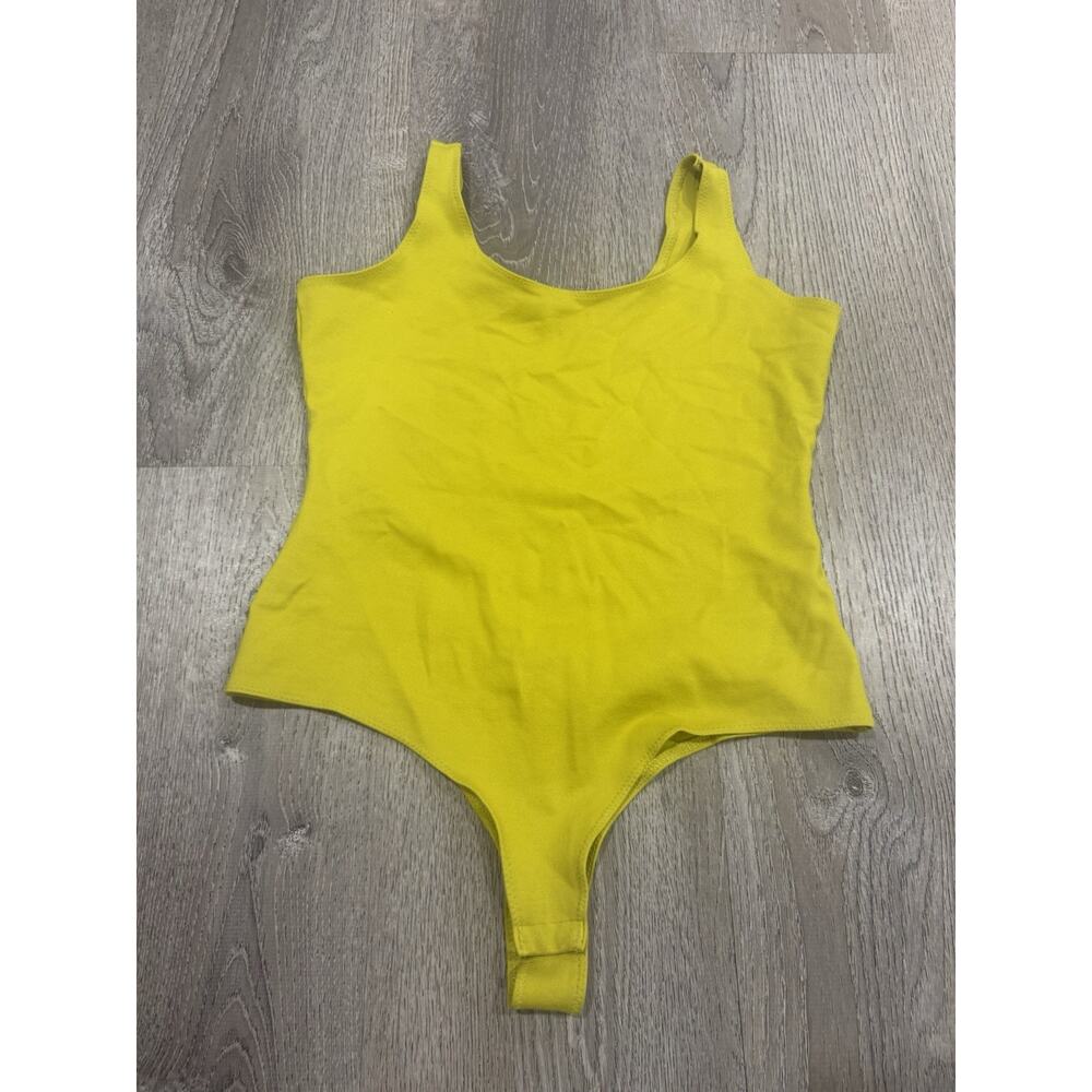 Lemon Yellow Bodysuit Women Sleeveless Scoop Neck Stretch Snap Bottom Large EUC